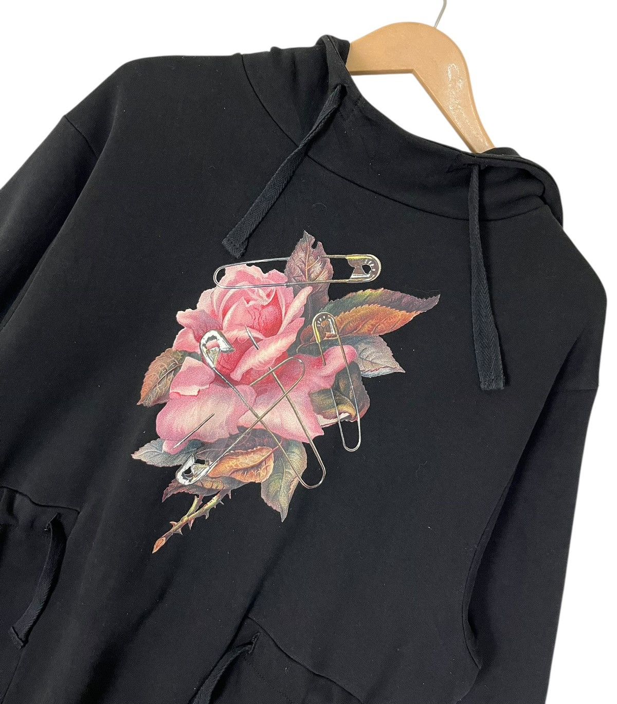 GU × Undercover Gu x Undercover Flowers Pin Logo Hoodie Size S / US 4 / IT 40 - 8 Thumbnail