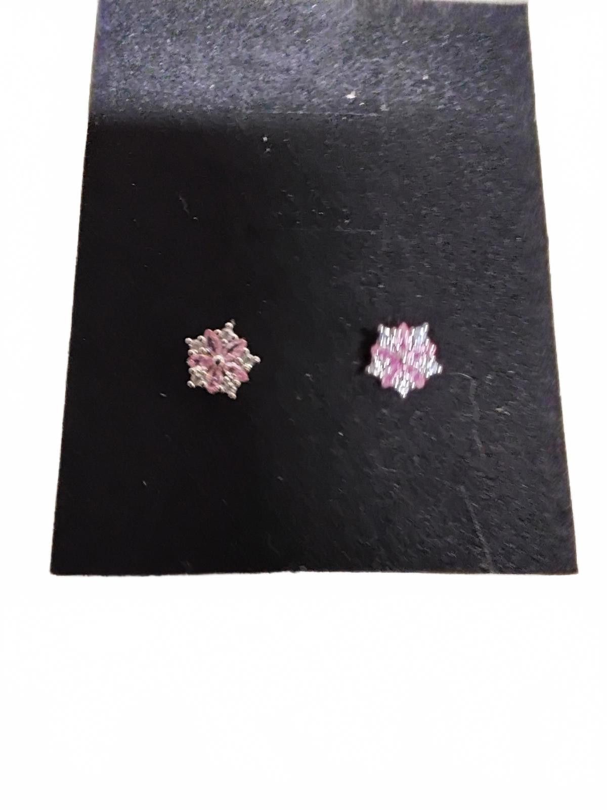 The Unbranded Brand Sparkling Pink Floral Stud Earrings - Grab Yours Now! Size ONE SIZE - 1 Thumbnail