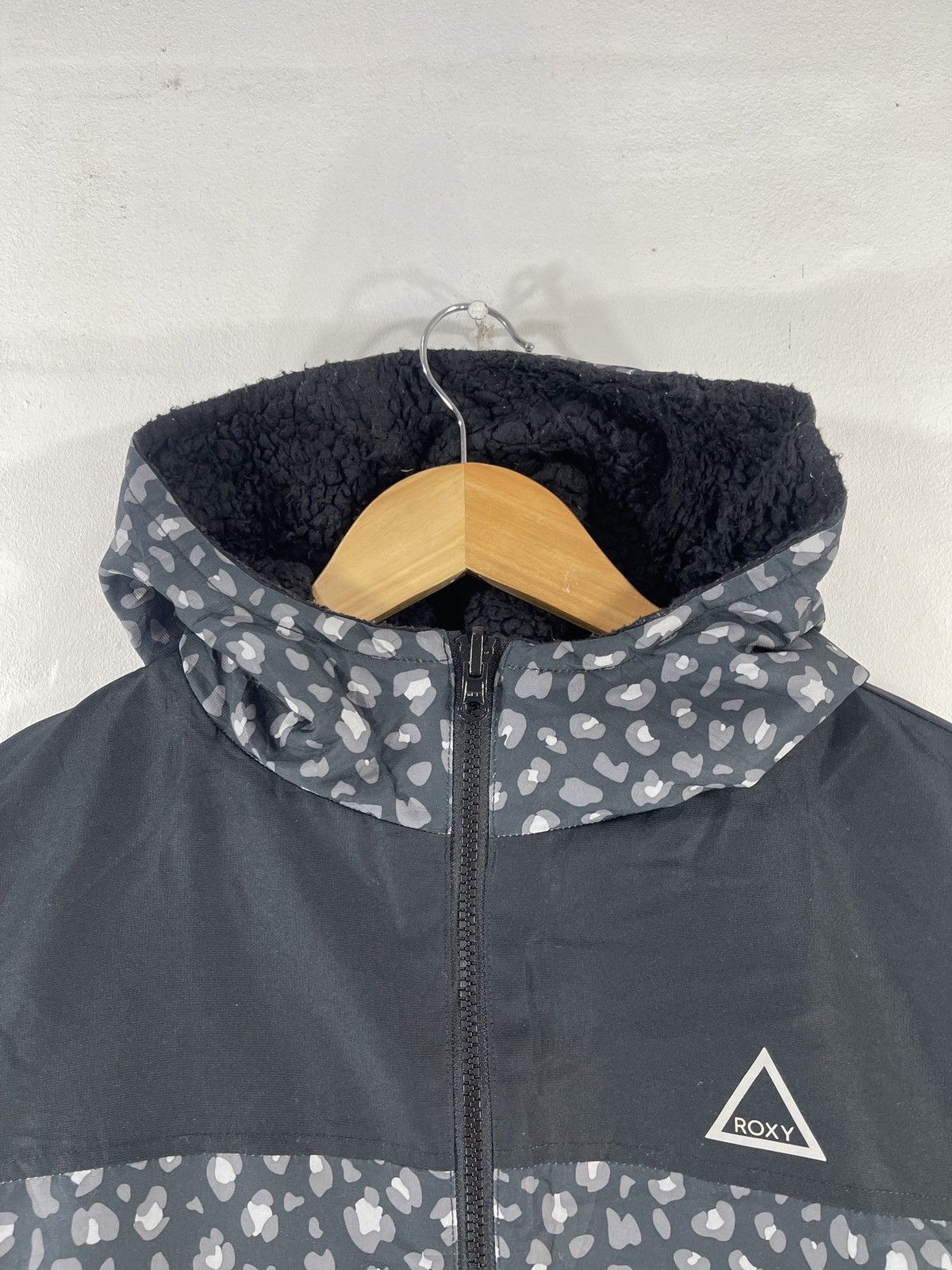 Japanese Brand × Vintage Full Zipper ROXY Jacket Size US L / EU 52-54 / 3 - 5 Thumbnail