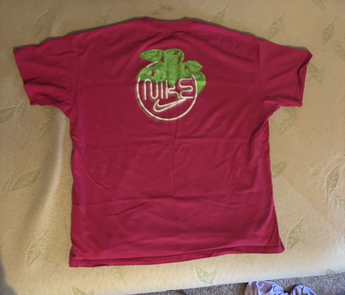 Nike Nike Sportswear Graphic Tee – Pink (Size XL) Size US XL / EU 56 / 4 - 2 Thumbnail