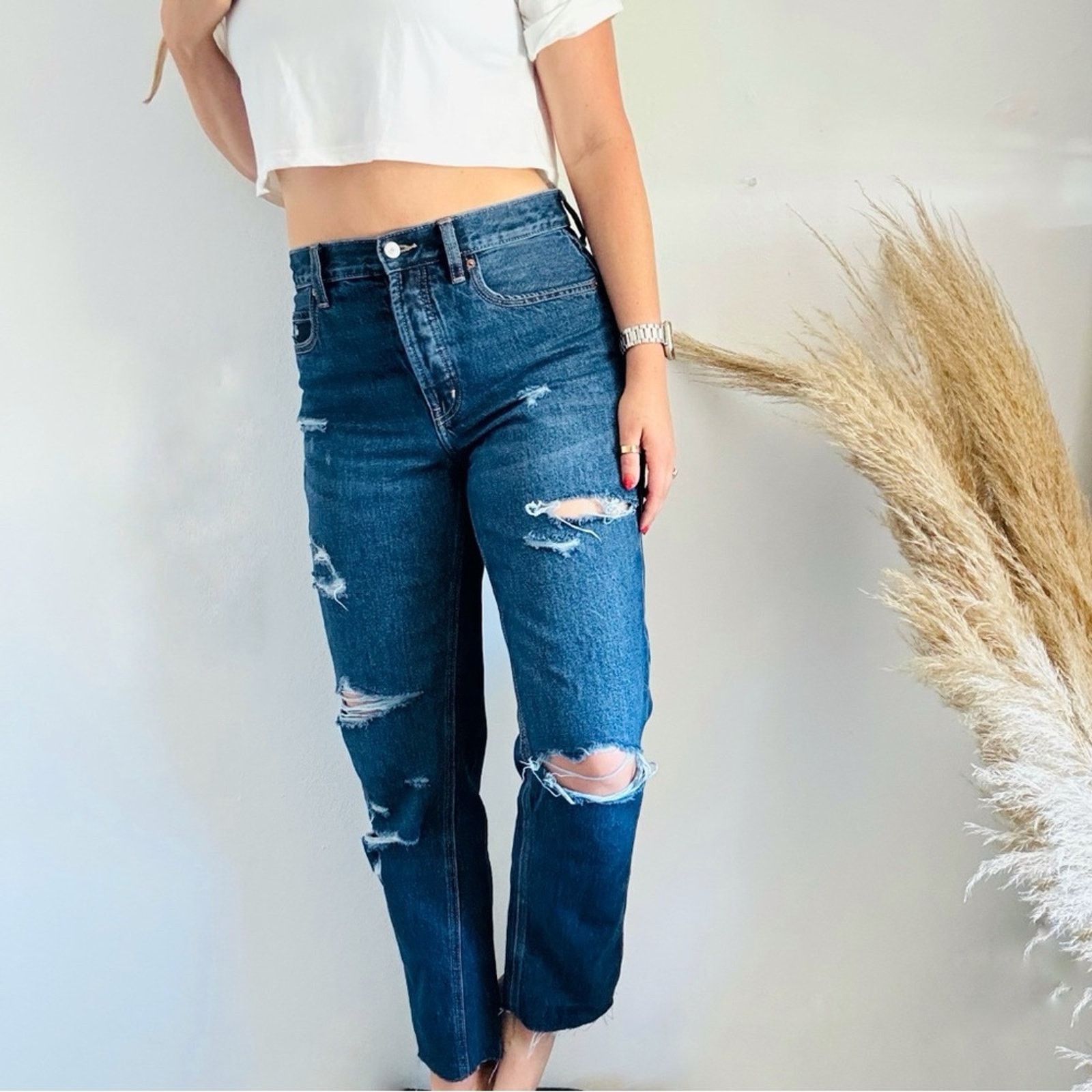 Old Navy OLD NAVY Blue High Rise Straight Leg Distressed Jeans 8 Size 30" / US 8 / IT 44 - 13 Thumbnail