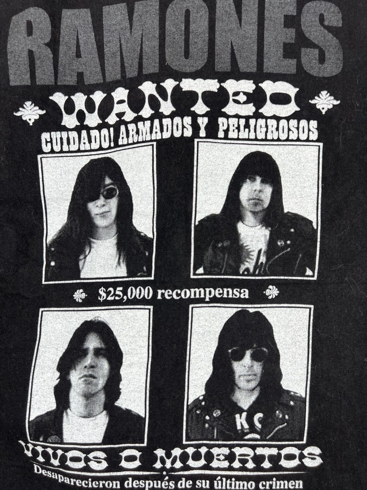 Band Tees Vintage Y2K Ramones Wanted Vivos O Muertos T-Shirt Size US S / EU 44-46 / 1 - 6 Thumbnail