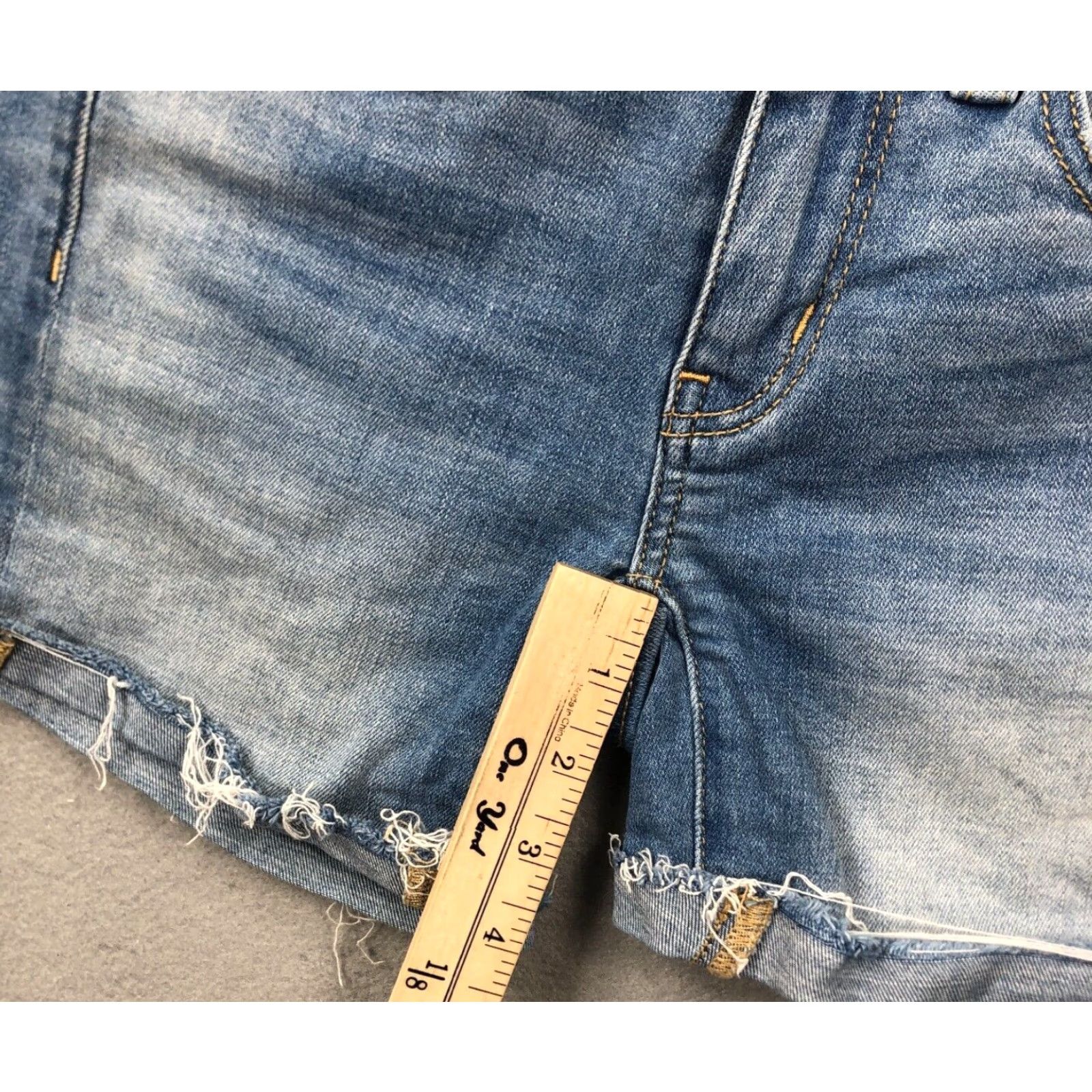 American Eagle Outfitters American Eagle Outfitters Shorts Women 00 Blue Denim Cut-Off Midi Faded Solid 5-Pocket Belk? (Brand clarified: American Eagle Outfitters) Size 24" / US 00 / IT 34 - 6 Thumbnail
