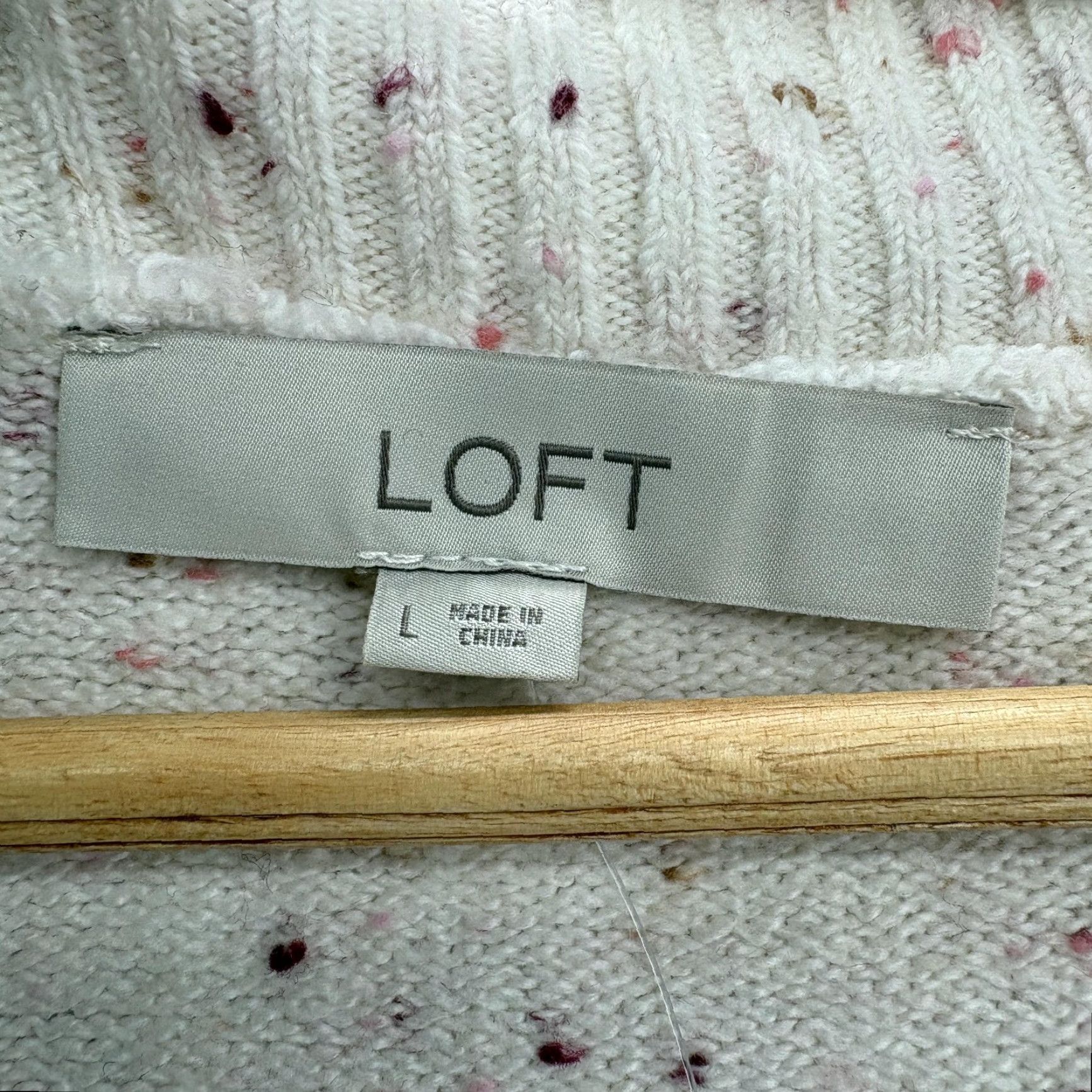 Loft LOFT Beige V-Neck Pocket Long Sleeve Pullover Sweater Womens Large NWT Size L / US 10 / IT 46 - 4 Thumbnail