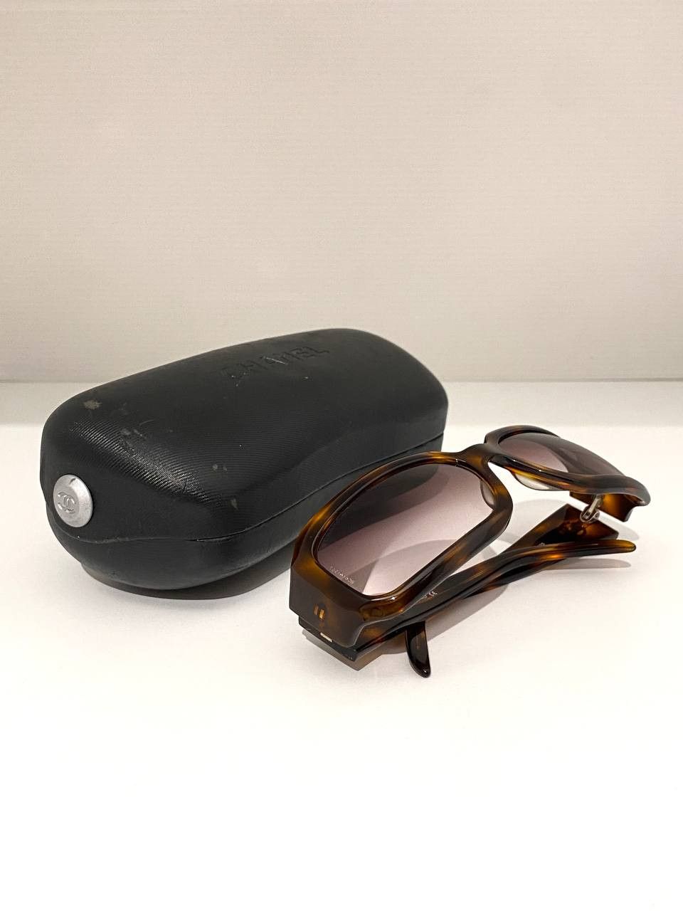Chanel Chanel CC Logo Rhinestones Retro Chunky Sunglasses Y2K Size ONE SIZE - 10 Thumbnail