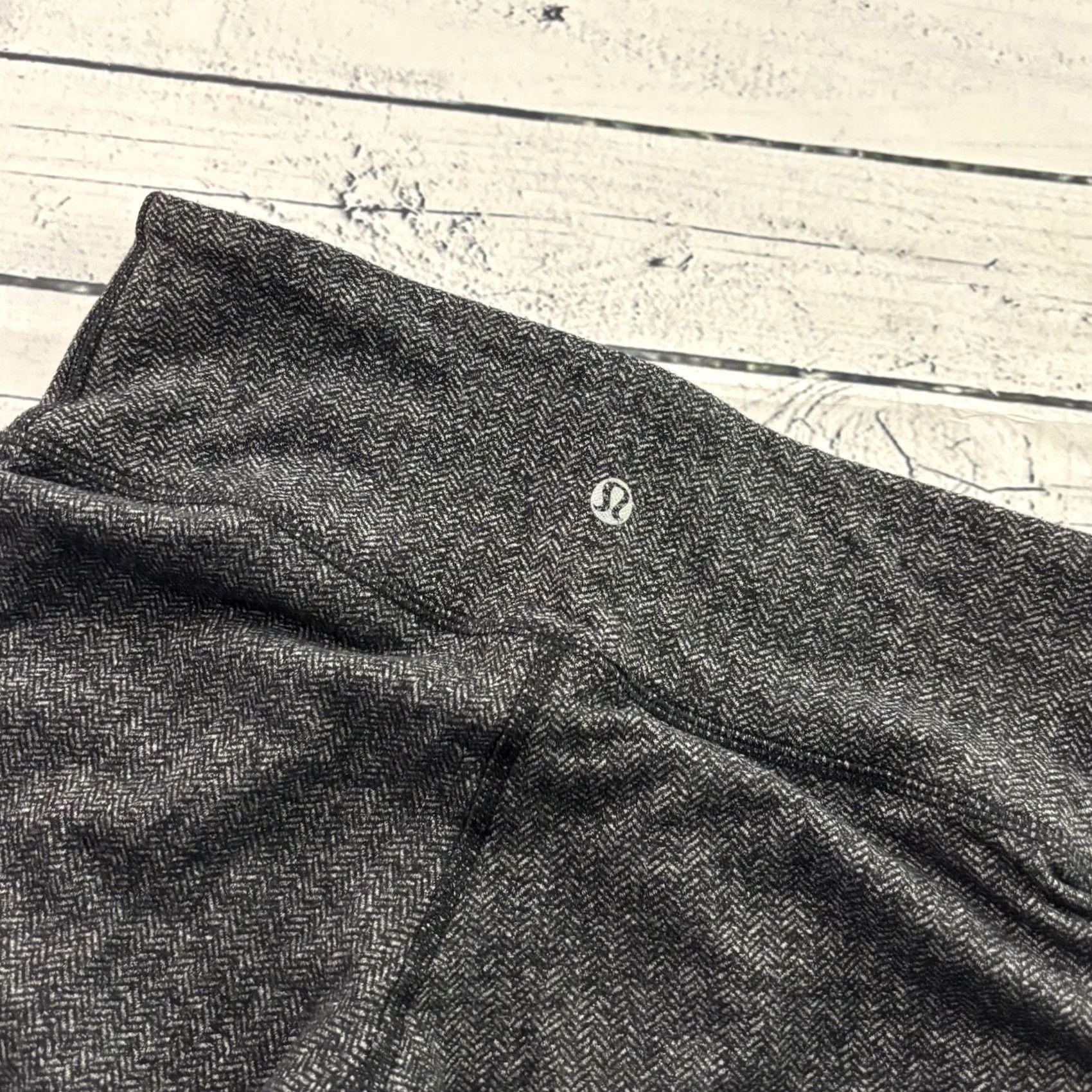 Lululemon Lululemon Leggings Cropped Athletic Yoga Women's 6 Black Size 28" / US 6 / IT 42 - 5 Thumbnail