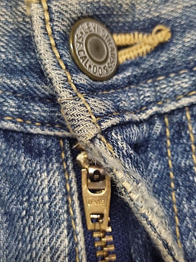 Vintage VINTAGE LEVIS JEANS MINOR DISTRESSED AND FADED STYLE Size US 34 / EU 50 - 5 Thumbnail