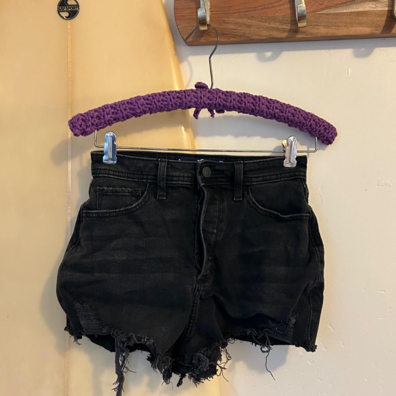 Hollister Black Frayed Jean Shorts Size 26" / US 2 / IT 38 - 1 Thumbnail