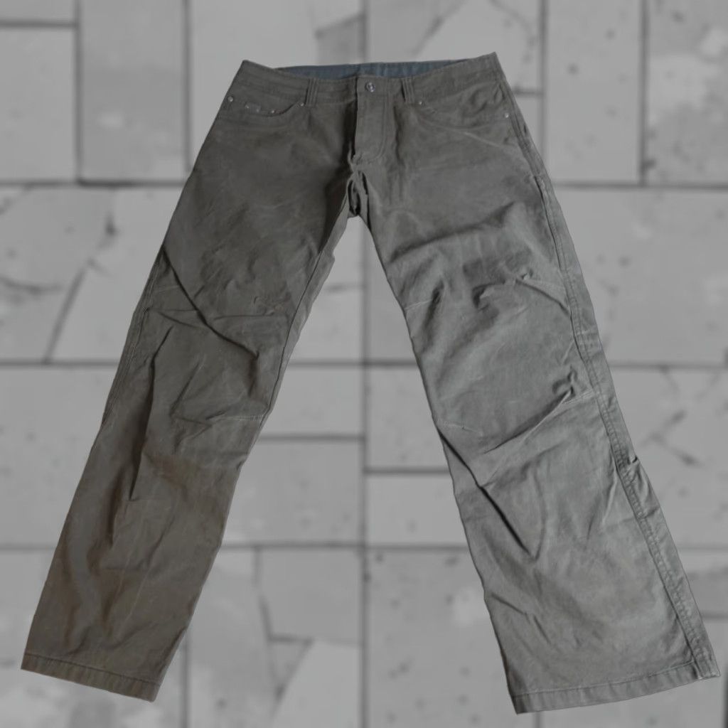 Vintage Kuhl RVLVR Pants 36 x 29 Beige Chino Metal Snap Men Regular 36 Boots? Size US 36 / EU 52 - 1 Thumbnail