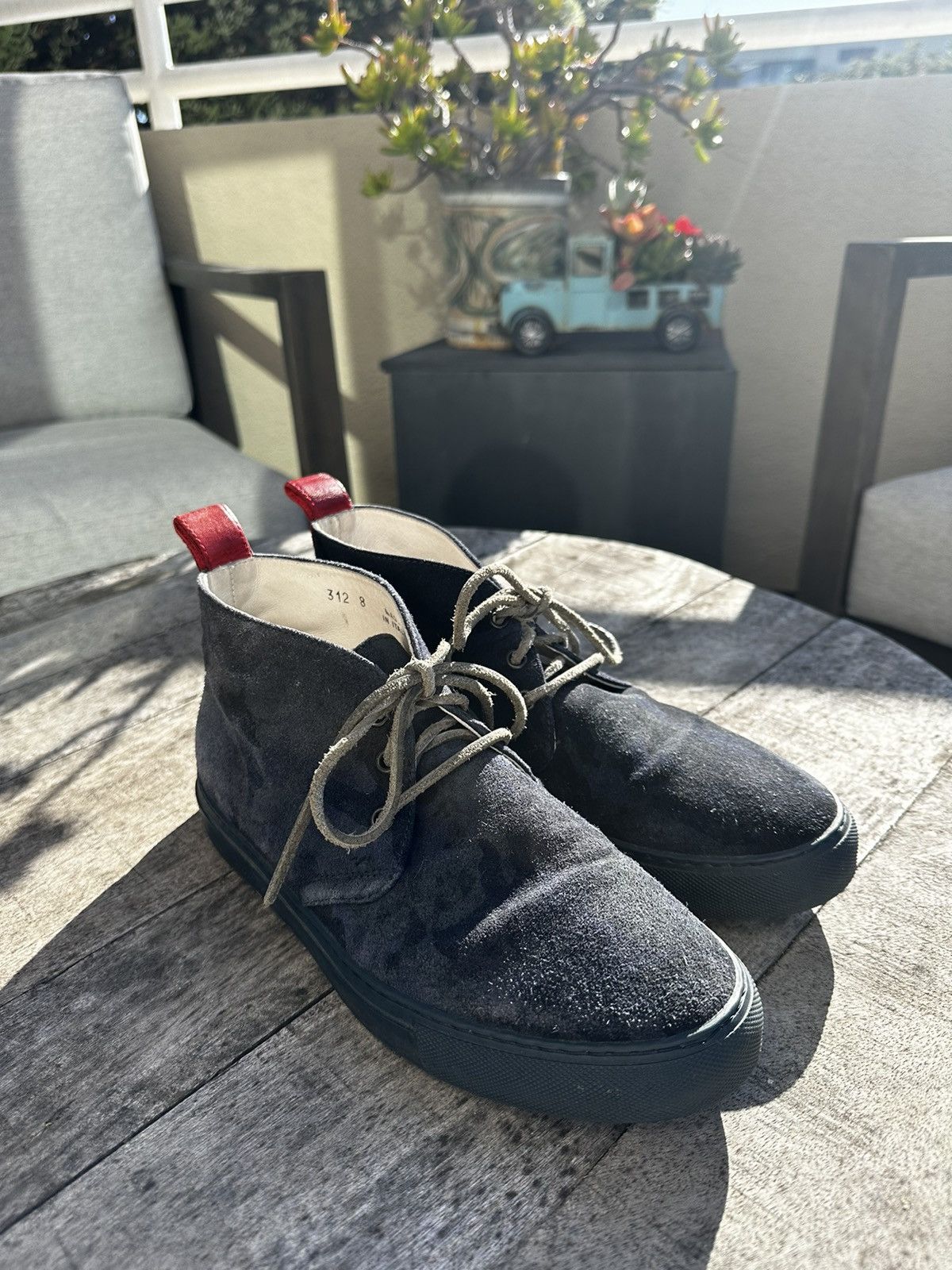 MEN'S VINTAGE NAVY CAMO CHUKKA