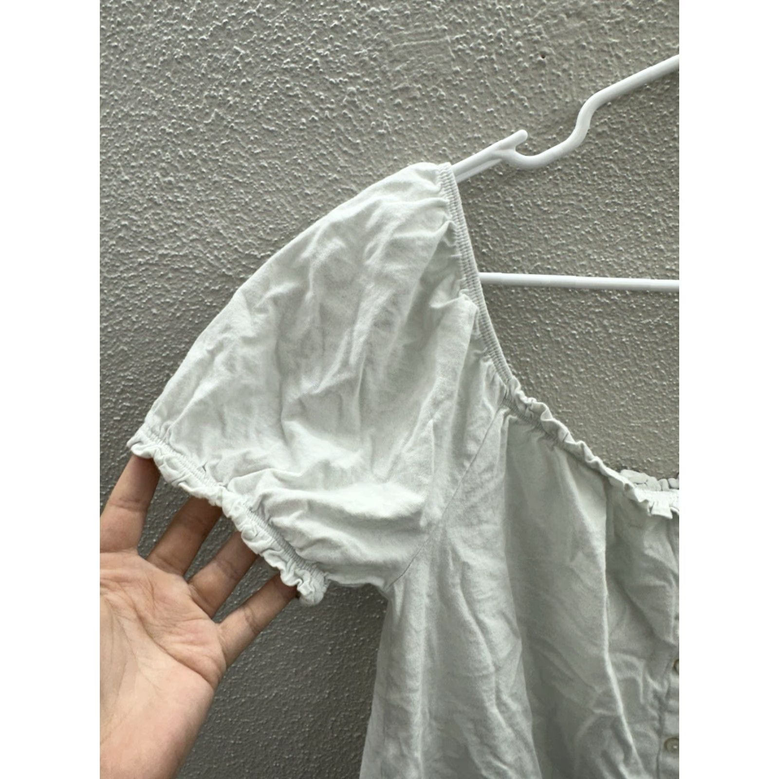 American Eagle Outfitters American Eagle Womens Blouse White Short Puff Sleeve Button Up Size Small Knit 100% Cotton Regular Womens Size 28" / US 6 / IT 42 - 2 Thumbnail