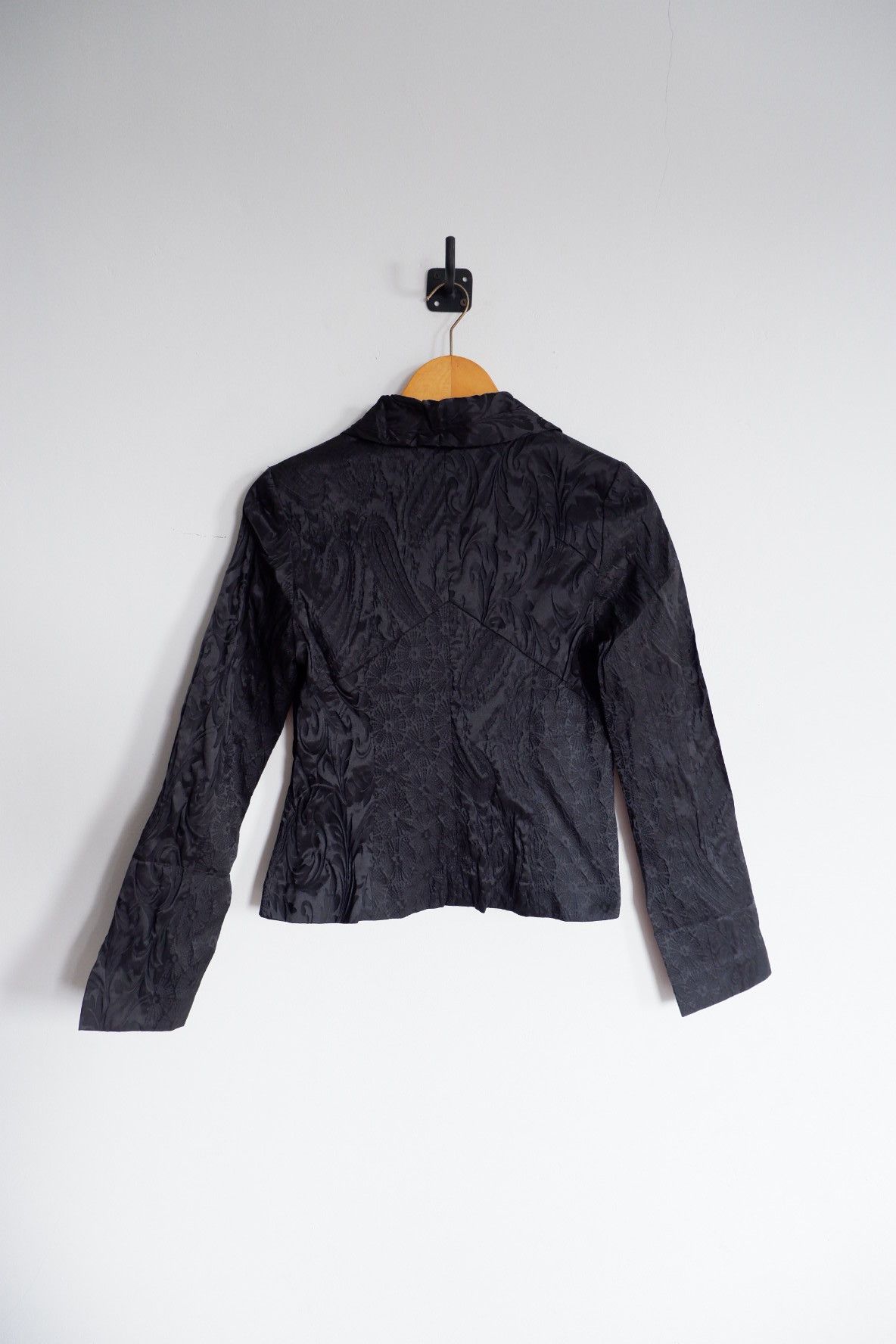 If Six Was Nine × Japanese Brand Vintage NERO Japan Embosses Rayon Cropped Blazer Jacket Size S / US 4 / IT 40 - 2 Thumbnail