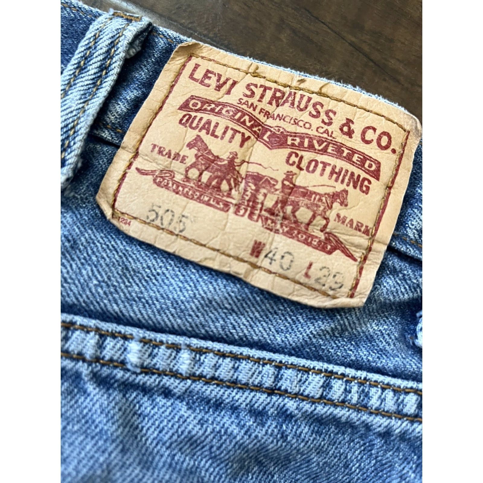 Levi's Vintage Levi's 505 Faded Denim Blue Jeans Pants 40 X 29 Distressed Washed Zipper Fly Size US 40 / EU 56 - 6 Thumbnail