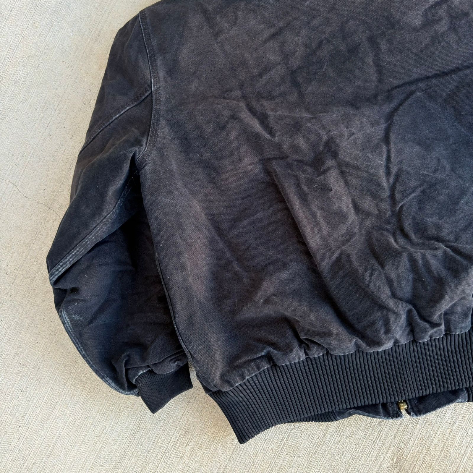Carhartt × Vintage Carhartt J140 BLK faded black hooded work wear jacket Size US L / EU 52-54 / 3 - 8 Thumbnail