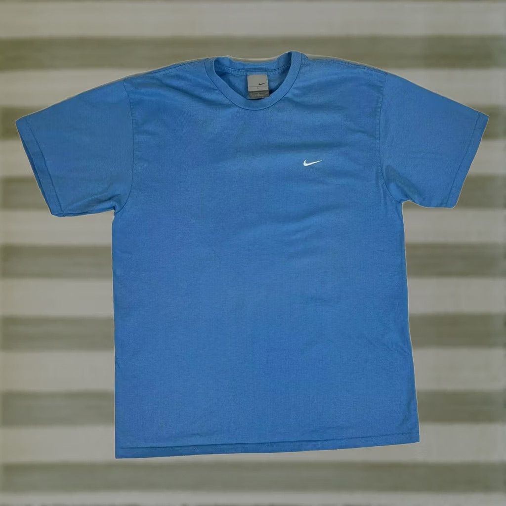 Nike VINTAGE Nike T-Shirt Men’s Blue Small? (No, must use original words only and sizing from original) Size US L / EU 52-54 / 3 - 1 Thumbnail