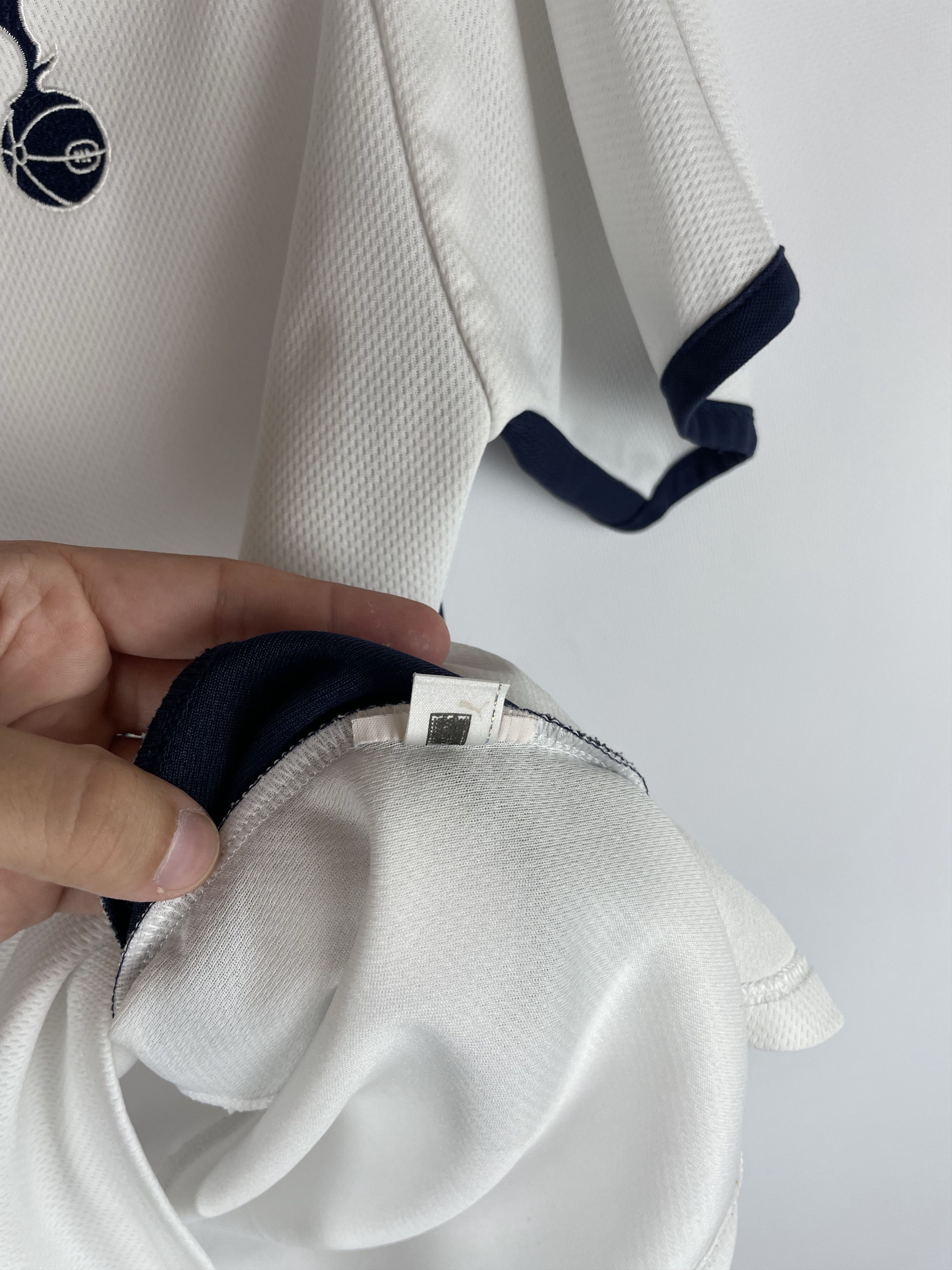 Puma × Vintage intage Puma Tottenham Hotspur FC T-shirt soccer jersey Size US XL / EU 56 / 4 - 6 Thumbnail