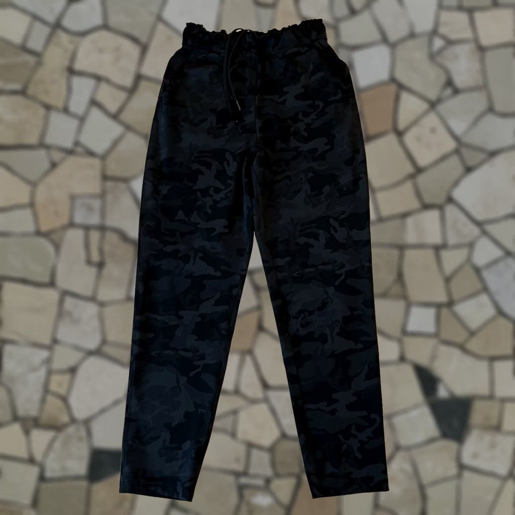 Lululemon Lululemon Keep Moving Pant Luxtreme Women’s 4 Camo Size 27" / US 4 / IT 40 - 1 Thumbnail