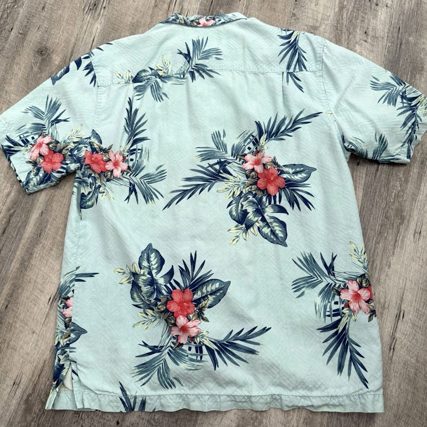Tommy Bahama Tommy Bahama Silk Shirt Mens S Button-Up Beach Hawaiian Blue Capris Coast Sea Stripe Floral Casual Spring Summer Fall Party/Cocktail Travel Mens Size US S / EU 44-46 / 1 - 5 Thumbnail