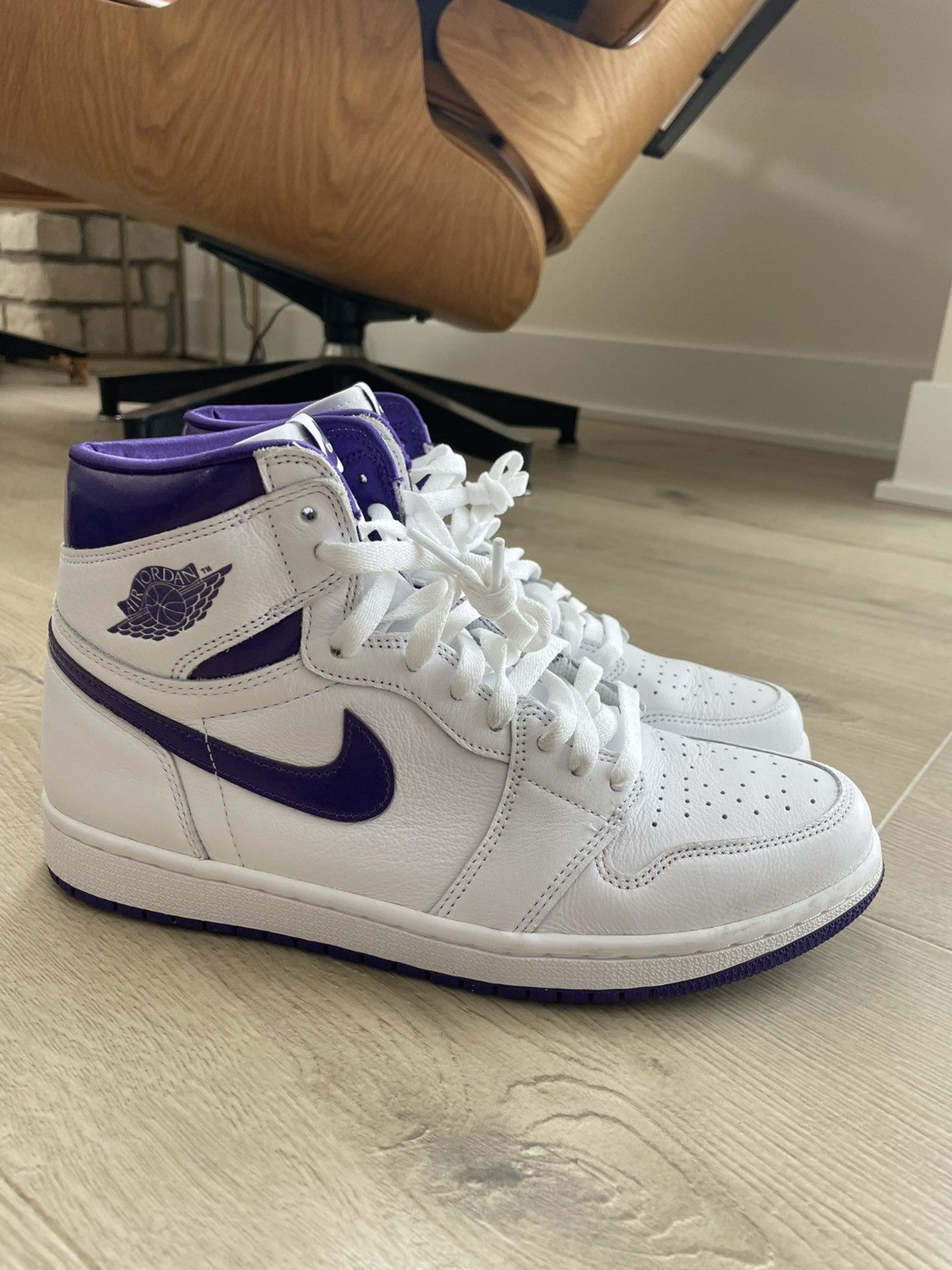 Jordan Brand Air Jordan 1 High OG Purple Size US 9.5 / IT 39.5 - 1 Thumbnail