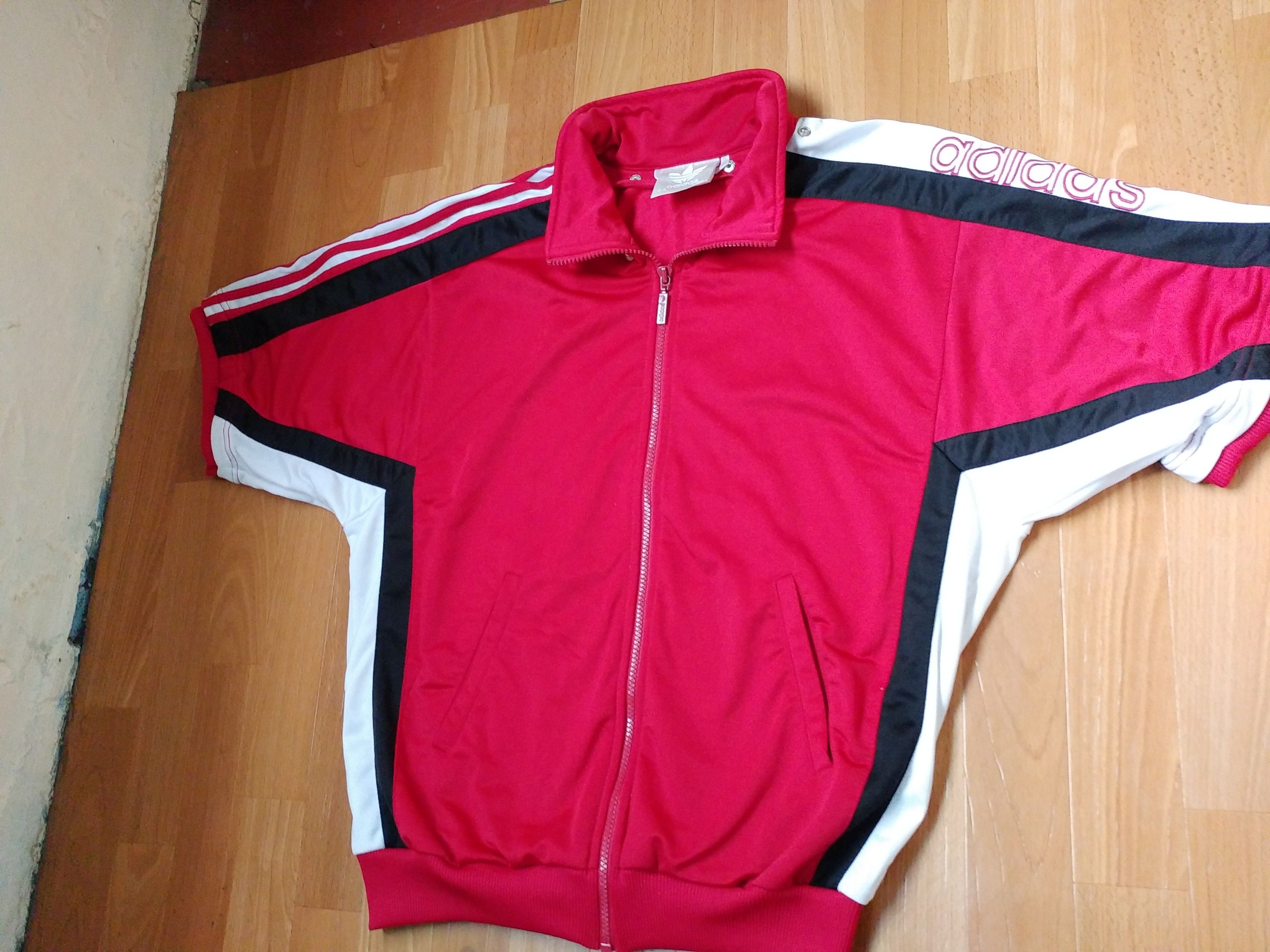 Adidas ADIDAS jersey, vintage hip hop t-shirt 90s skater 1990s S Size US S / EU 44-46 / 1 - 3 Thumbnail