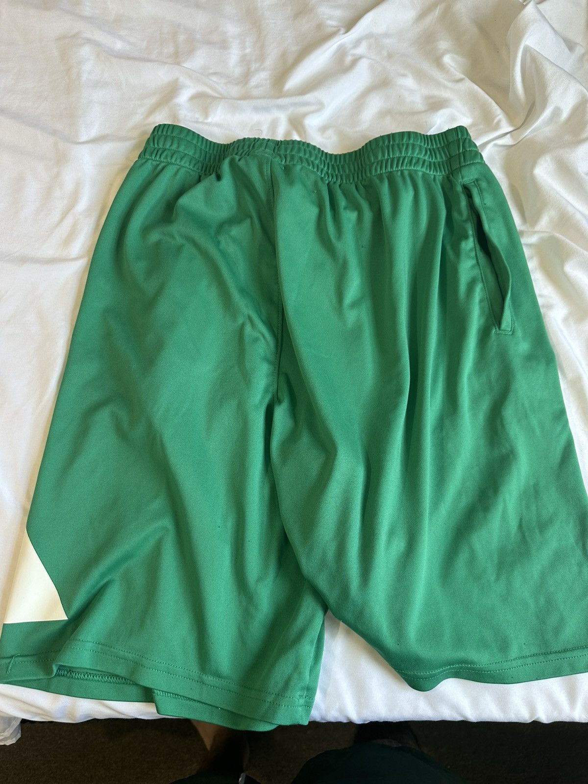 Adidas Adidas shorts size small Size US 30 / EU 46 - 4 Thumbnail