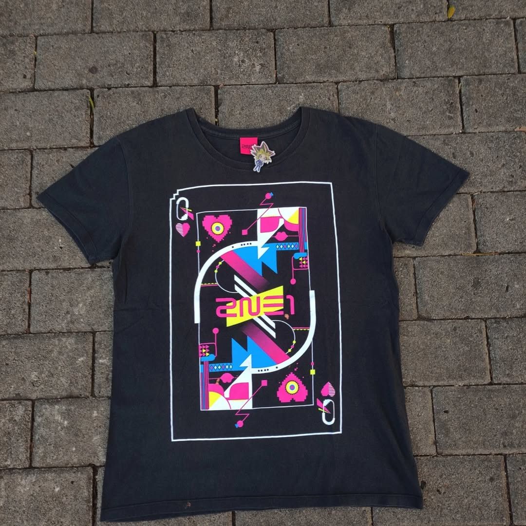 Band Tees 2NE1 Nolza Japan Tour 2011 Kpop Tee Size US M / EU 48-50 / 2 - 1 Thumbnail