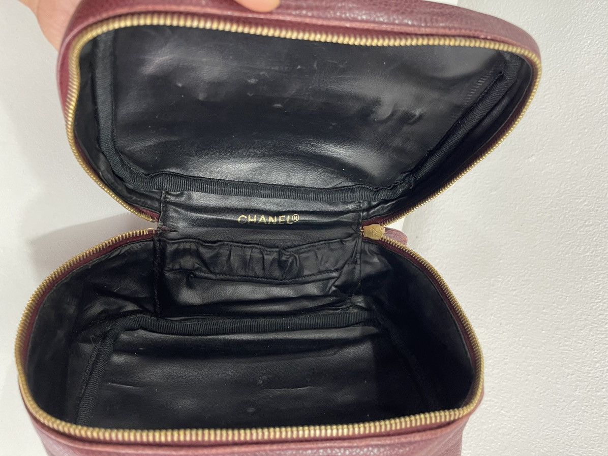 Chanel VINTAGE CHANEL CAVIAR LEATHER CASE COSMETIC BAG Size ONE SIZE - 13 Thumbnail