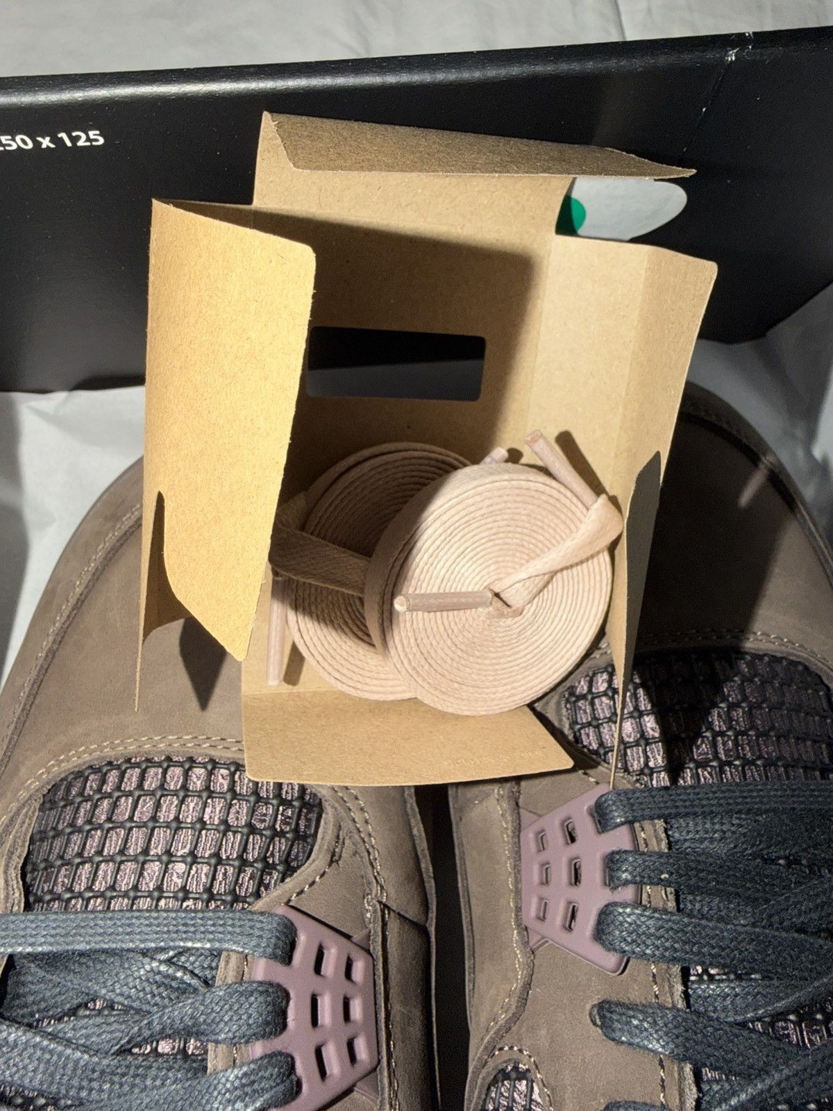 Jordan Brand A Ma Maniére x Air Jordan 4 Retro – Dark Mocha (Size 11) Size US 11 / EU 44 - 7 Thumbnail