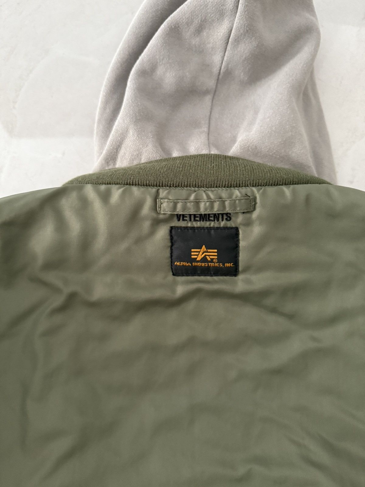 Vetements Vetements AW17 Reversibel Grey/ Green oversized Bomber Size US S / EU 44-46 / 1 - 8 Thumbnail