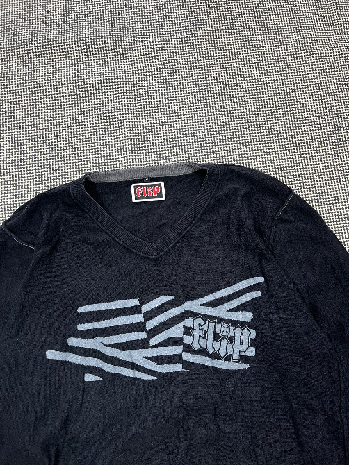 Flip Skateboards ➕ flip skateboards v-neck sweater y2k skate style Size US XL / EU 56 / 4 - 2 Thumbnail
