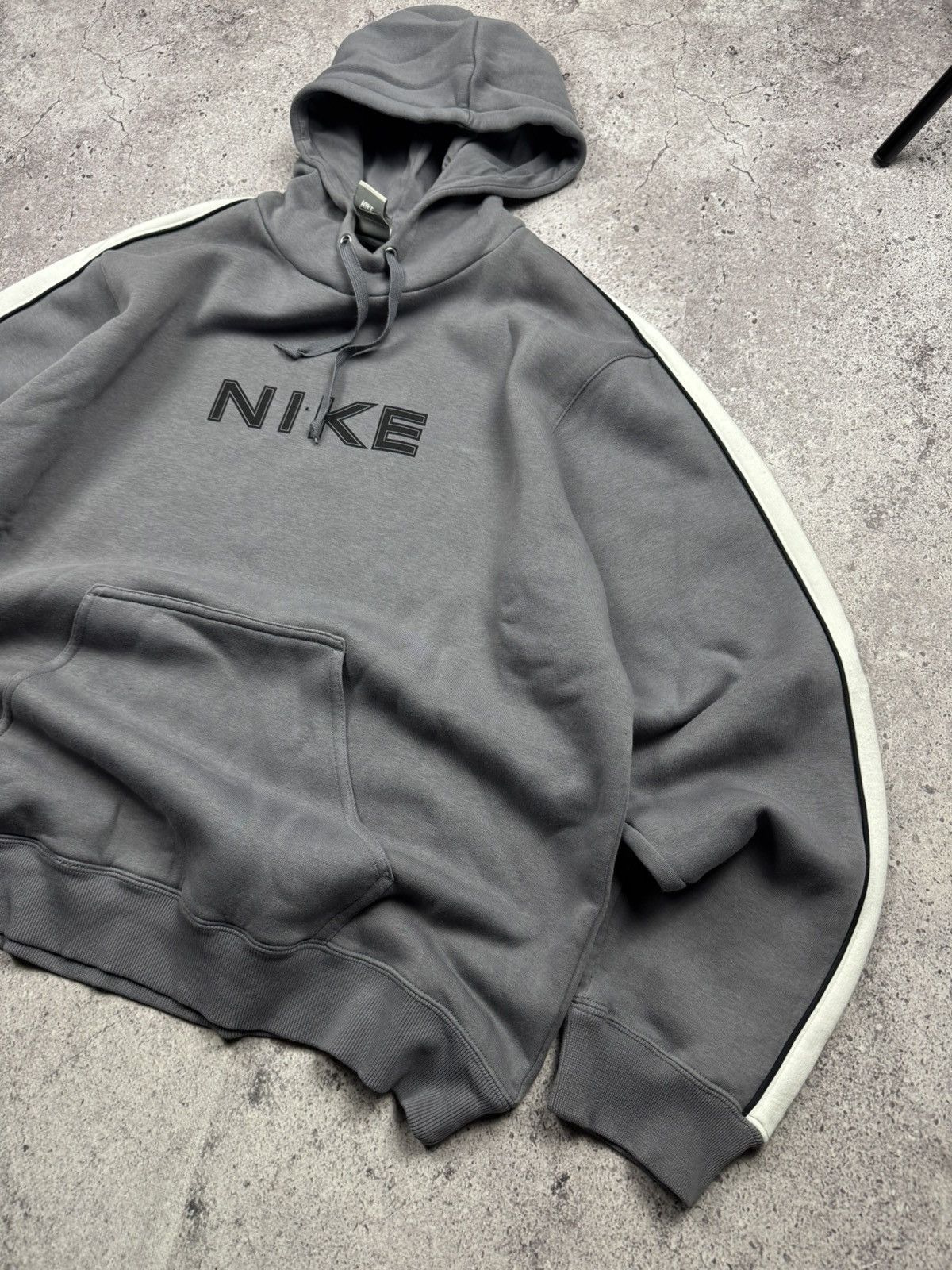 Nike Vintage Nike Big Spellout Logo Hoodie Y2K Drill Japanesse Size US L / EU 52-54 / 3 - 3 Thumbnail