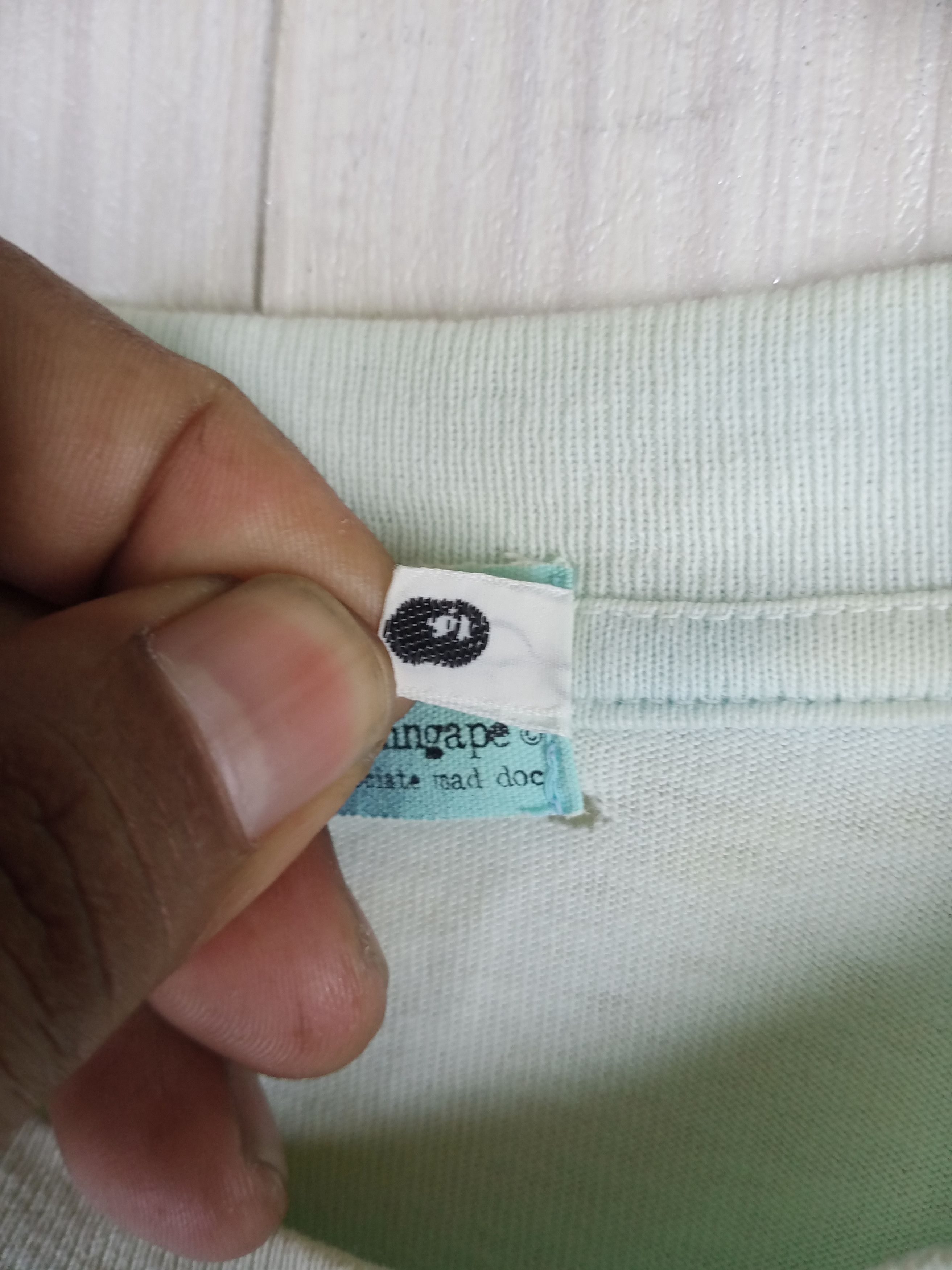 Bape Rare Vintage Bapeman Gradient Tee Size US L / EU 52-54 / 3 - 6 Thumbnail
