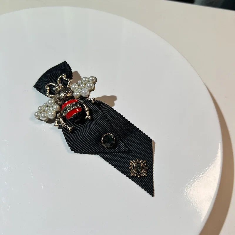 Japanese Brand × Leather British Style Rhinestone Pearl Bee Tie Fabric Bowties Size ONE SIZE - 5 Thumbnail