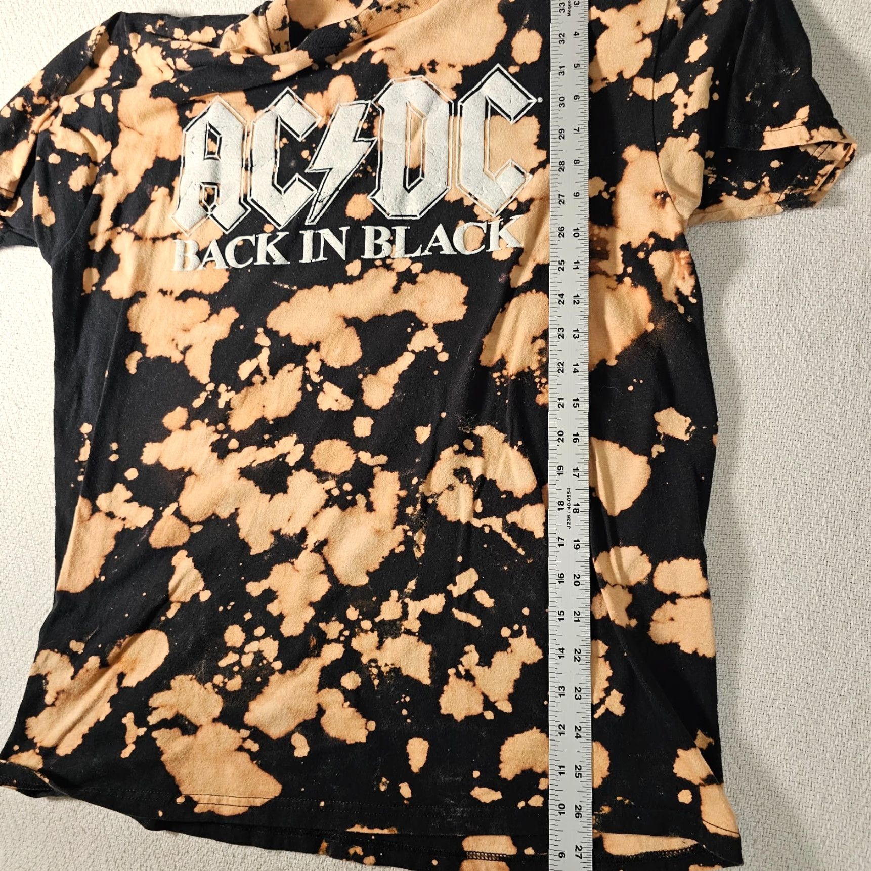 Vintage AC/DC Back In Black Womens Size L Short Sleeve Bleach Reverse Tie Dye T-Shirt Size L / US 10 / IT 46 - 4 Thumbnail