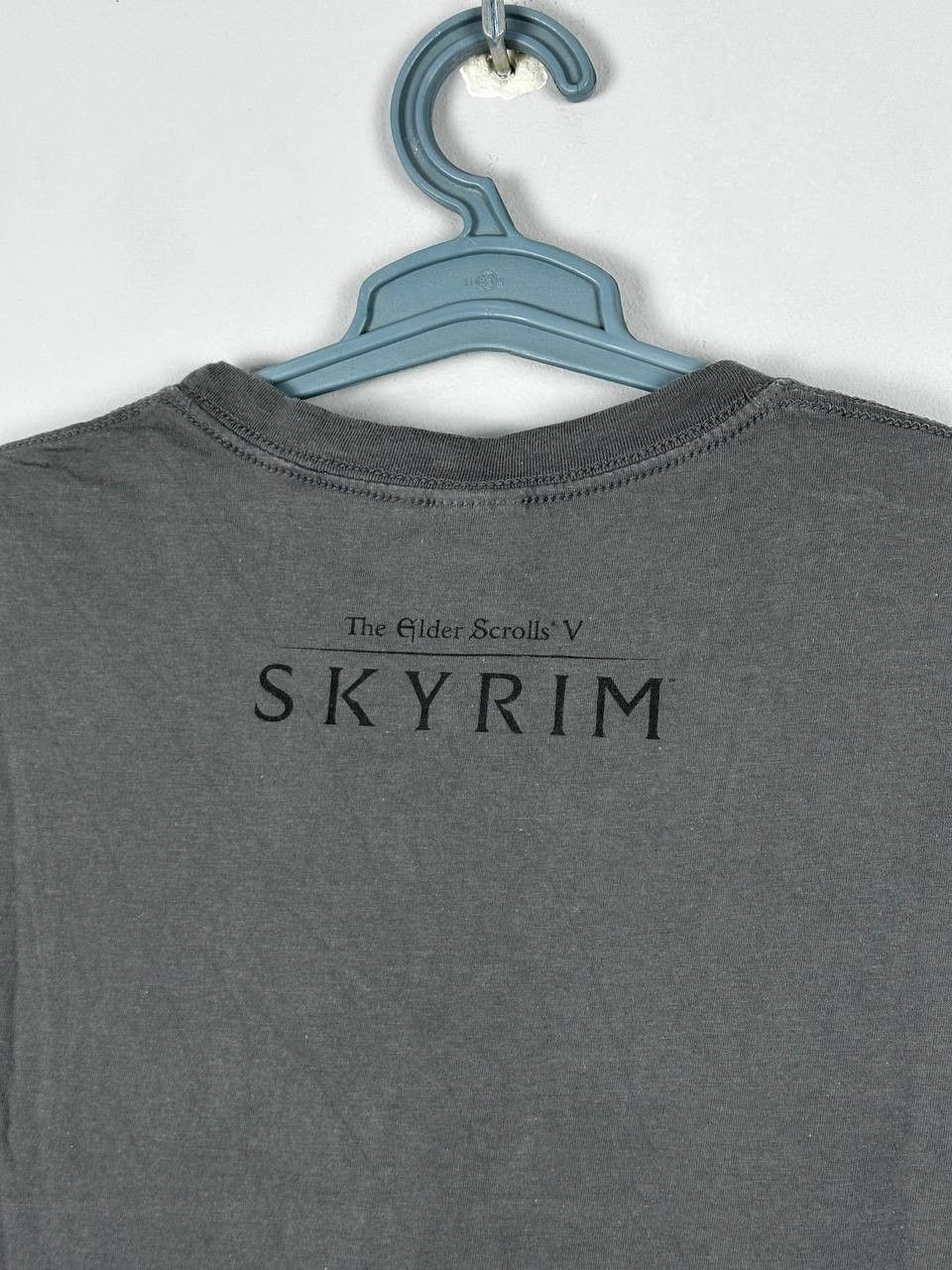 Playstation Vintage The Elder Scrolls Skyrim Official T-Shirt game Size US L / EU 52-54 / 3 - 6 Thumbnail