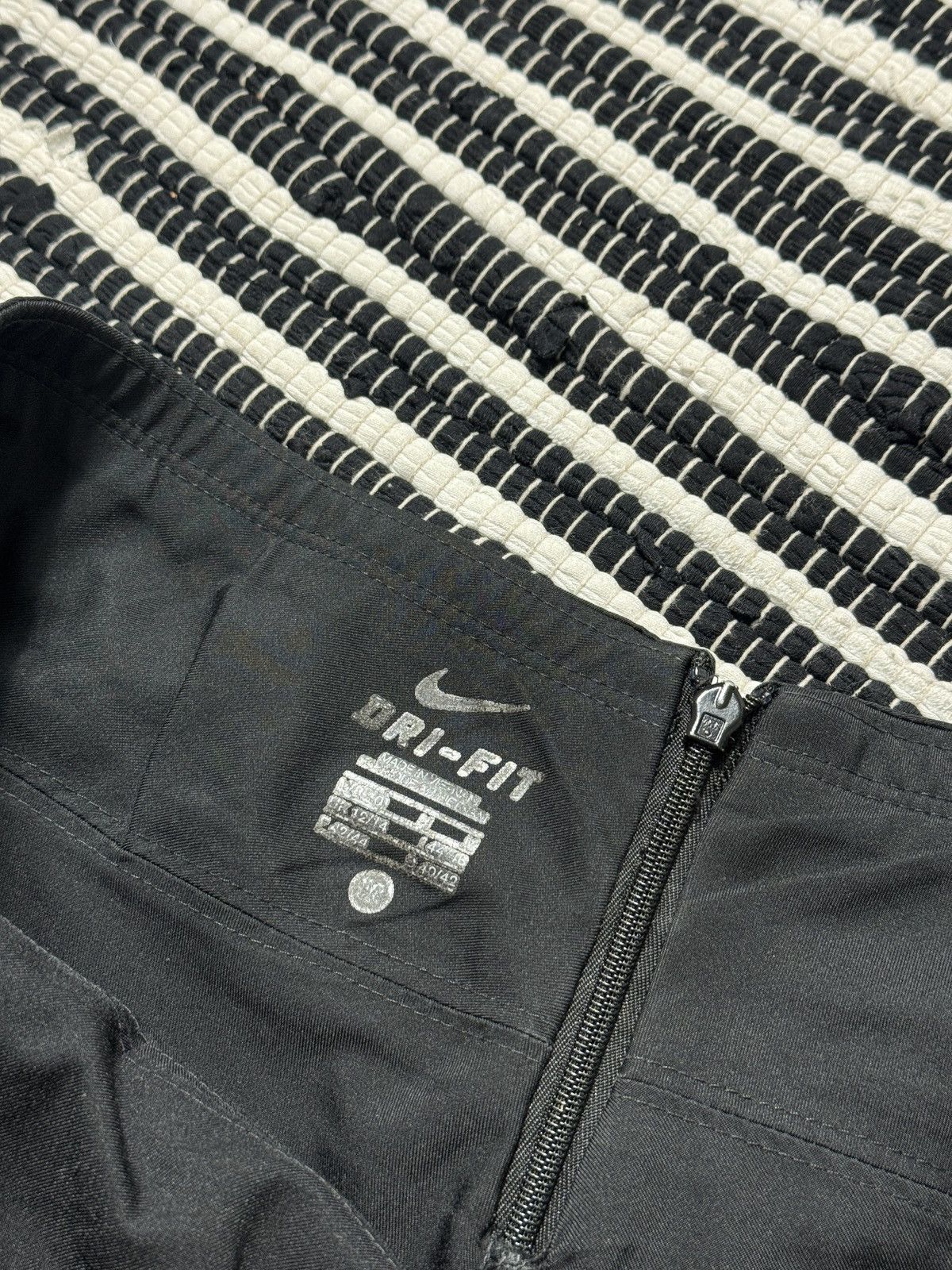 Nike VINTAGE NIKE 2000s TENNIS MINI SKIRT SHORTS Size 30" / US 8 / IT 44 - 4 Thumbnail