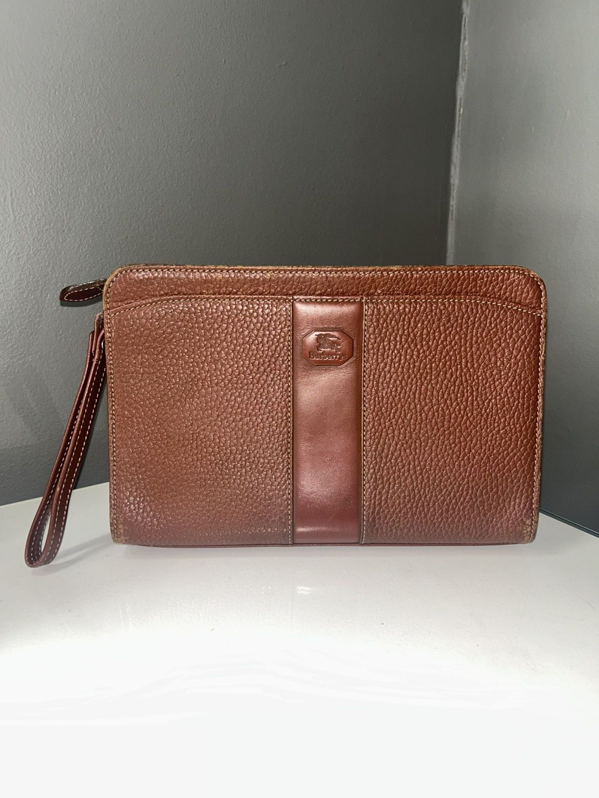 Burberry Vintage Burberry Brown Leather Clutch Bag w Nova Check Size ONE SIZE - 1 Thumbnail