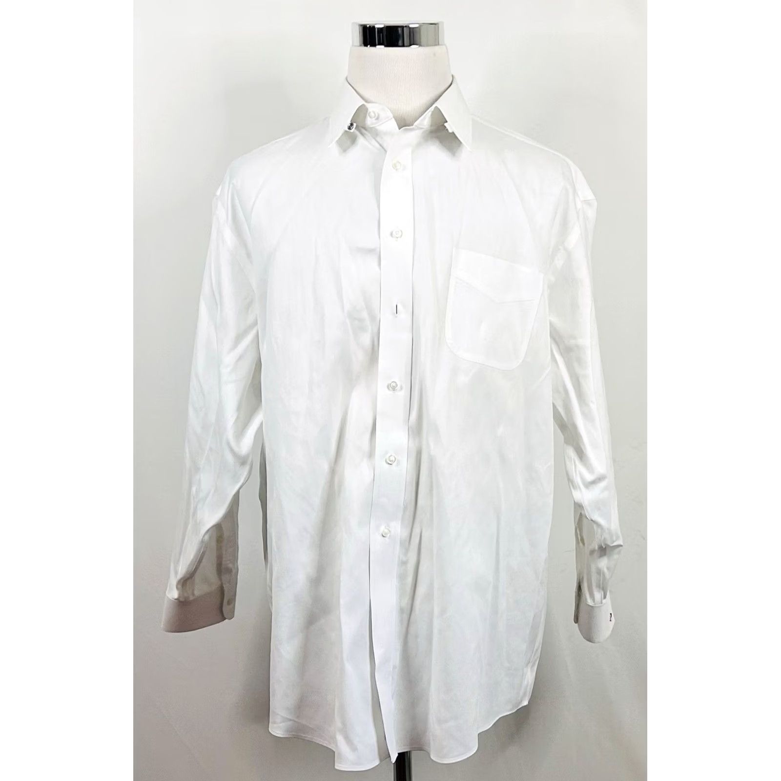 Jos. A. Bank Jos A Bank 17.5 33 Traditional Fit Traveler Dress Shirt All White 100% Cotton Shirt Mens Regular White 17.5 33 Size 48R - 2 Thumbnail