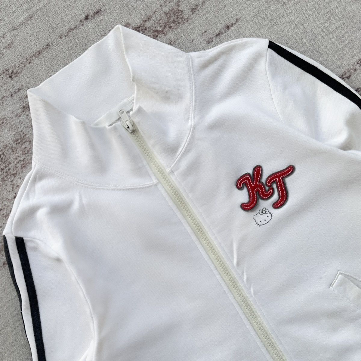 Japanese Brand VINTAGE HELLO KITTY X BOBSON WHITE ZIPPER SWEATSHIRT Size US XS / EU 42 / 0 - 3 Thumbnail