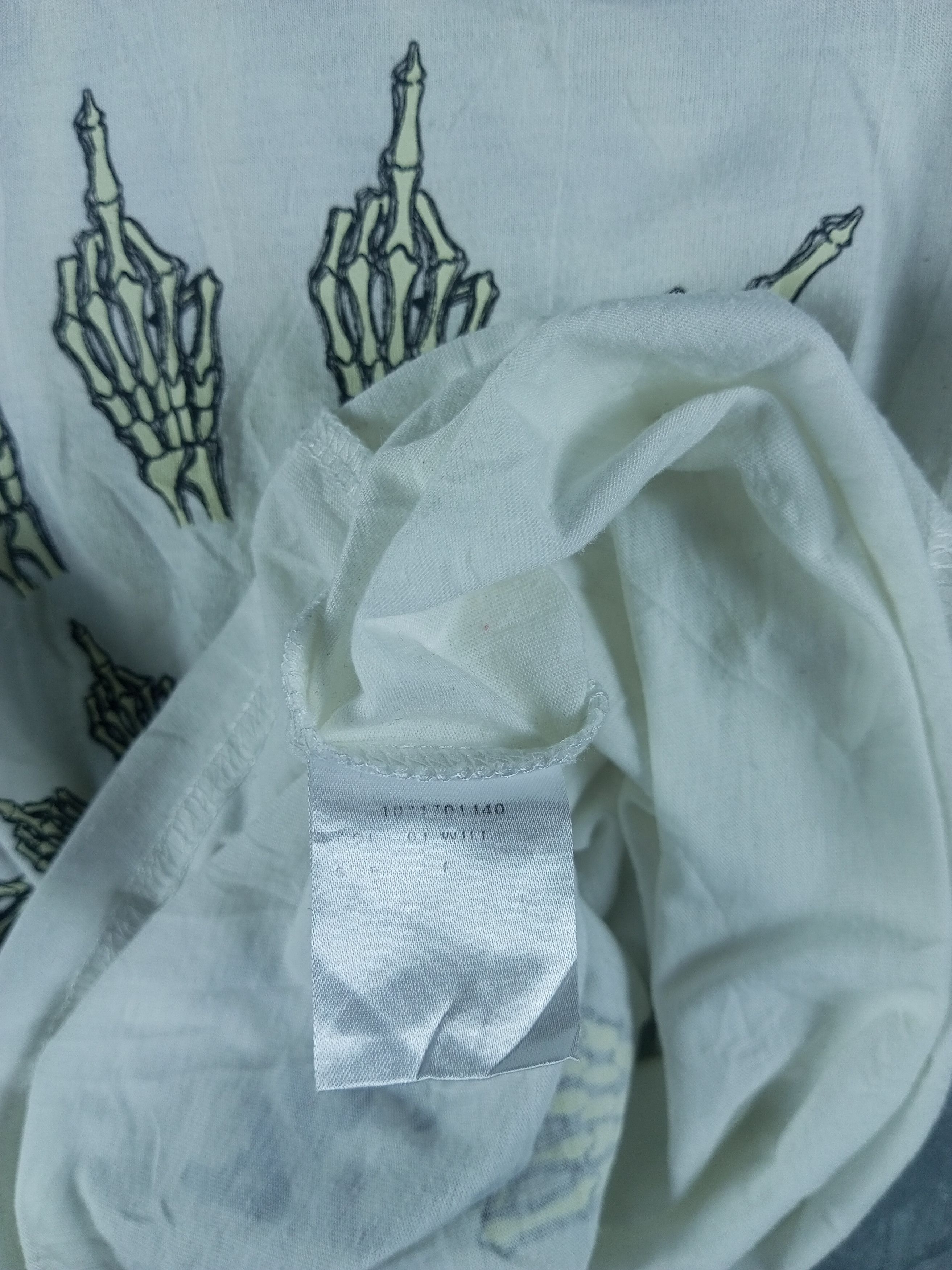 If Six Was Nine 2000s Asimetris Glad News Vneck Vkei Style T-shirt Size XS / US 0-2 / IT 36-38 - 8 Thumbnail