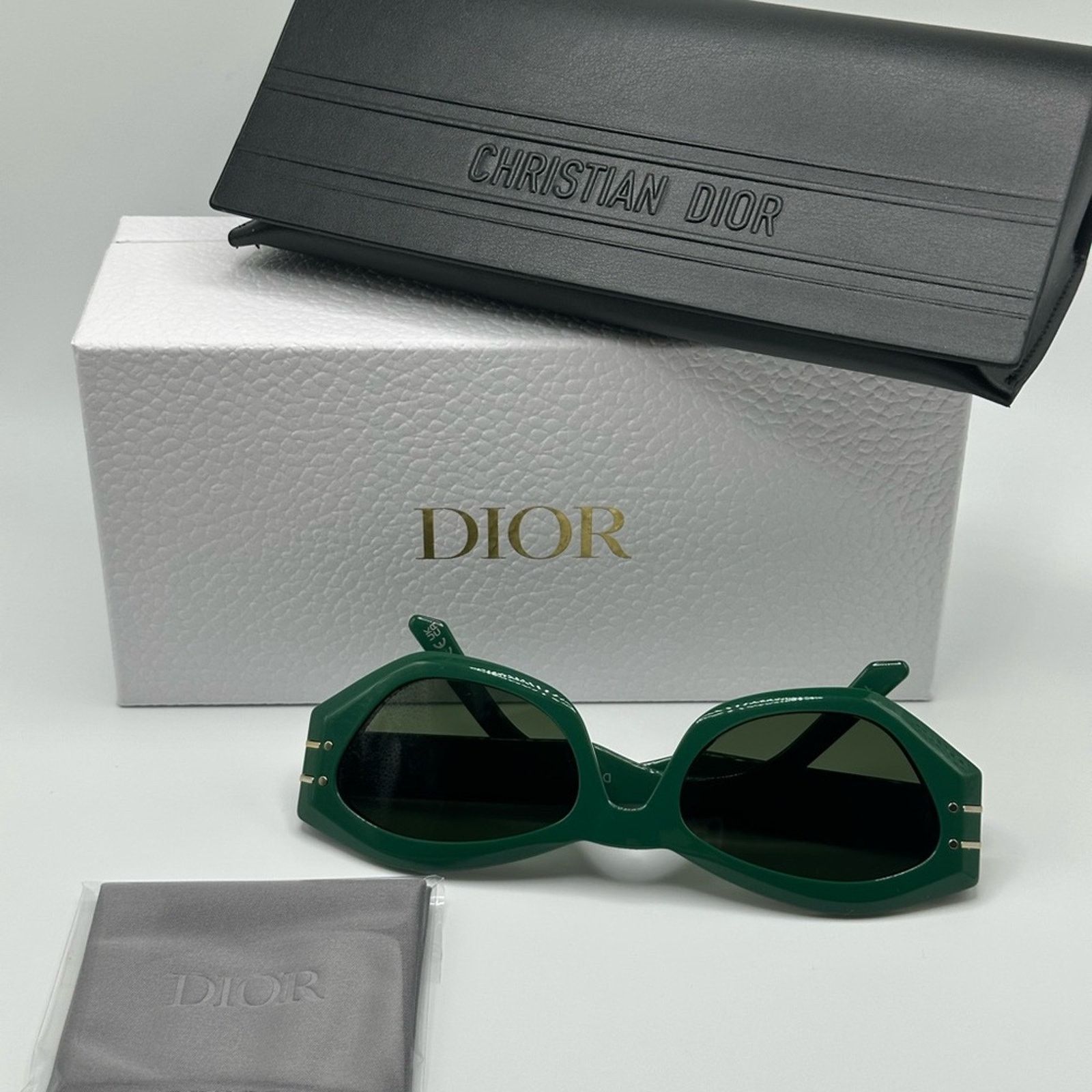 Dior NEW Dior Sunglasses CD40058U 96N SignatureB1U ShinyDarkGreen Size ONE SIZE - 10 Thumbnail