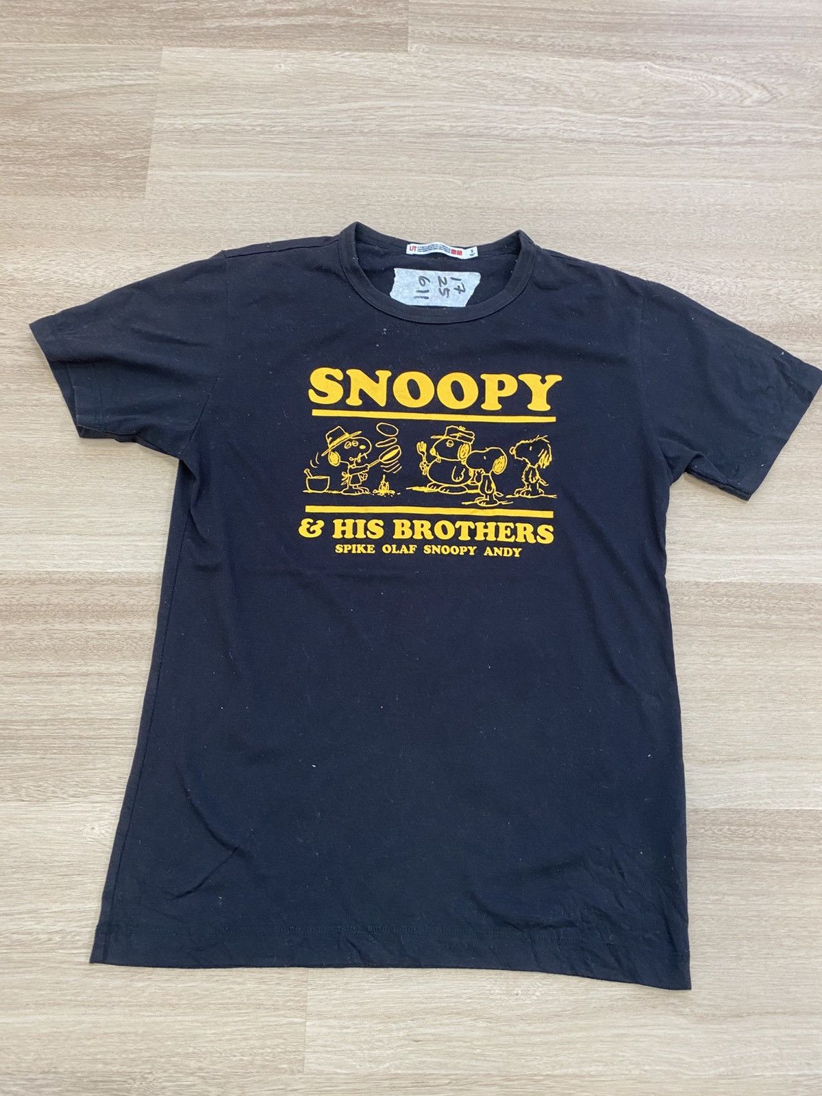 Uniqlo Snoopy andy size s uniqlo tshirt big logo Size US S / EU 44-46 / 1 - 2 Thumbnail