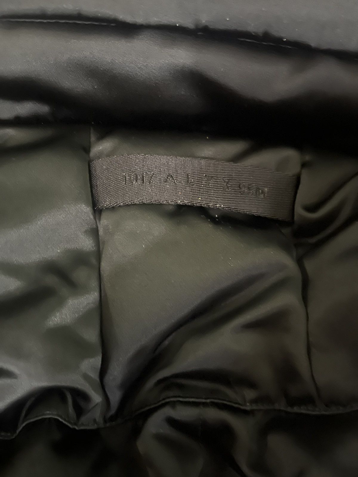 1017 ALYX 9SM 1017 ALYX 9SM × Alyx × Moncler SIZE 1 Size US S / EU 44-46 / 1 - 6 Thumbnail