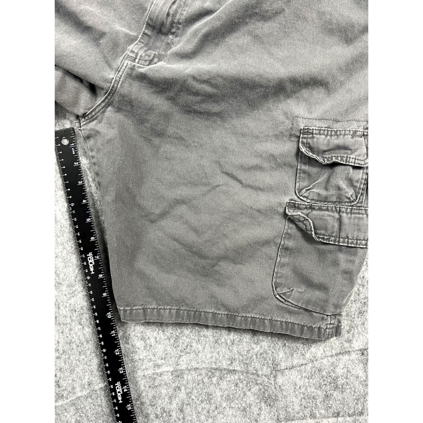 Wrangler Wrangler Mens Gray Cargo Short Wisconsin? Size US 44 / EU 60 - 5 Thumbnail