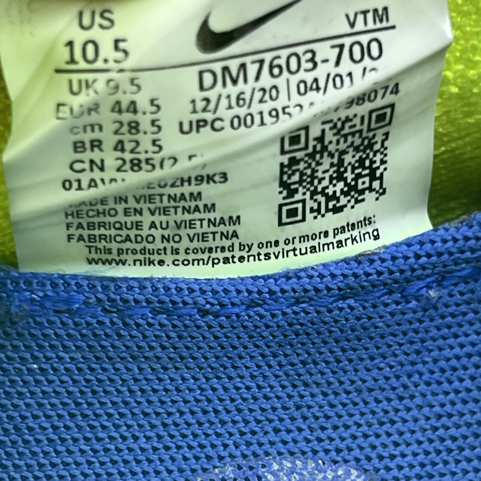 Nike Nike Phantom Run Flyknit Sneakers Men Size 10.5 Green Blue Size US 10.5 / EU 43-44 - 8 Thumbnail