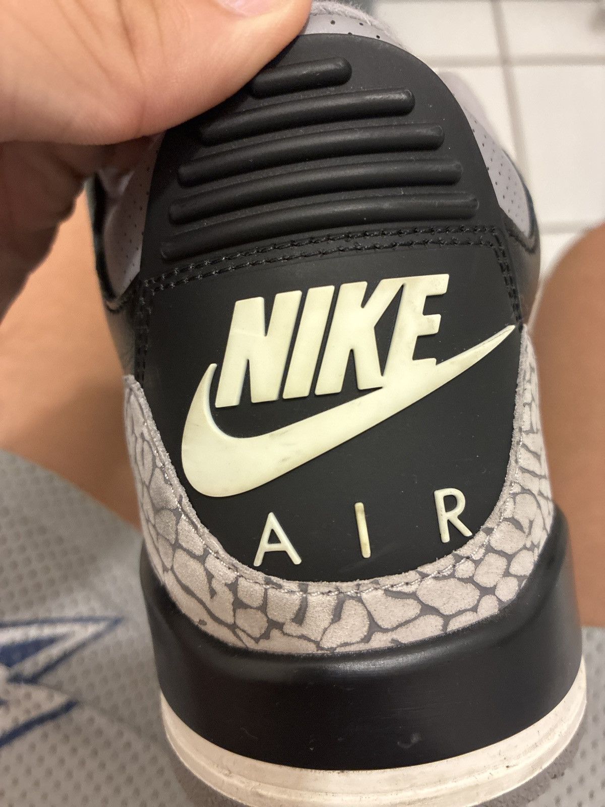 Nike jordans 3 breads reimagined Size US 10 / EU 43 - 6 Thumbnail