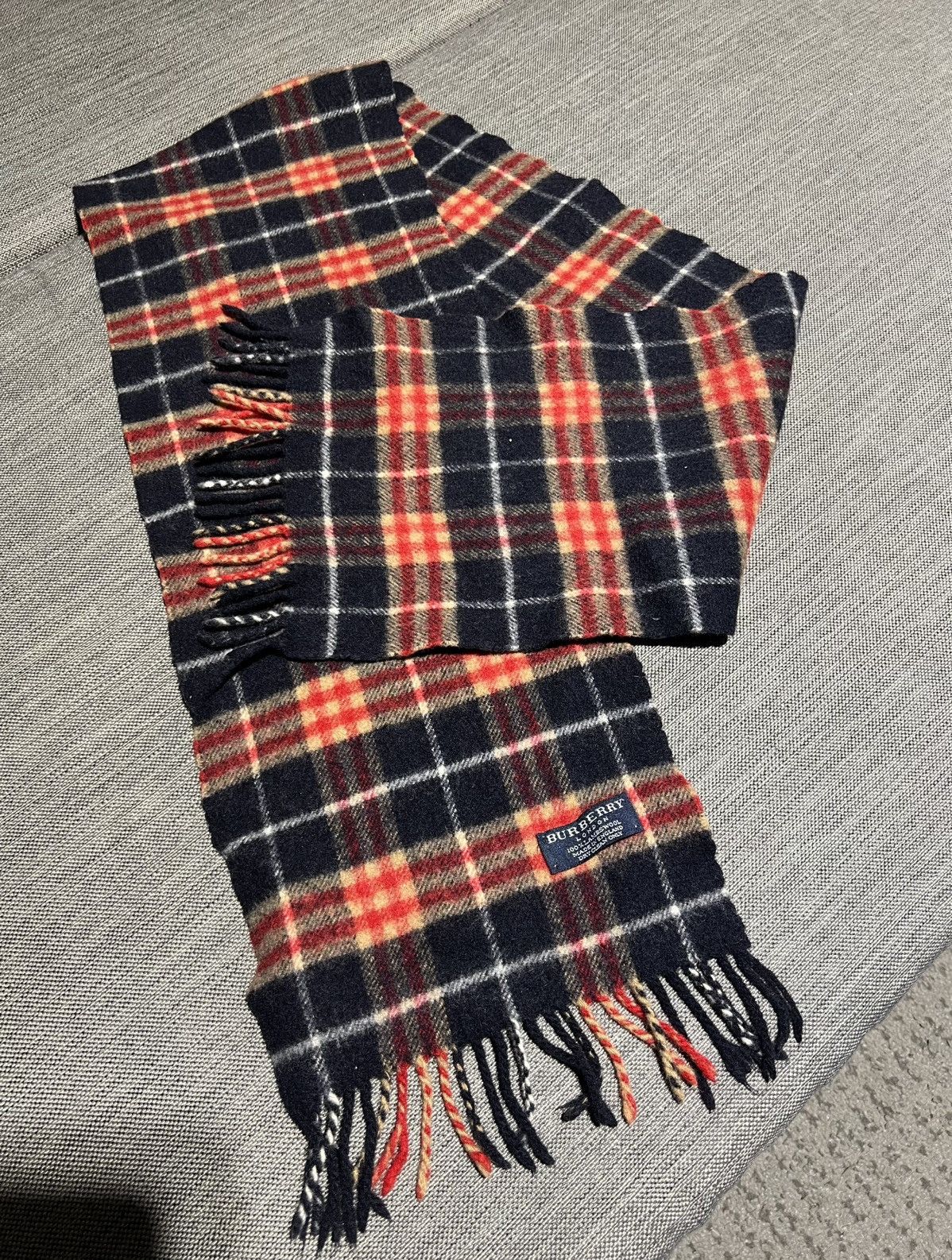 Burberry Vintage Burberry scarf muffler wool scarves Size ONE SIZE - 2 Thumbnail
