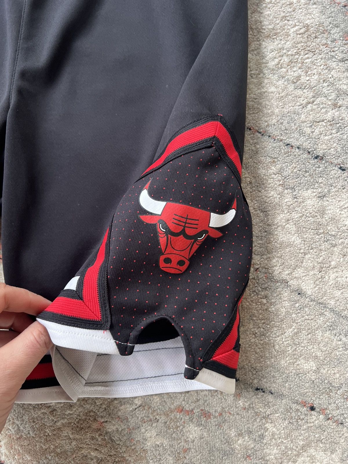 Adidas Adidas Chicago Bulls NBA Shorts Size 14-16 Size US 30 / EU 46 - 3 Thumbnail