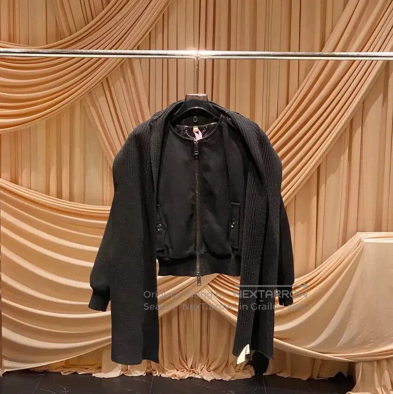 Burberry Burberry Black Wool Women's Jacket. Size S / US 4 / IT 40 - 1 Thumbnail