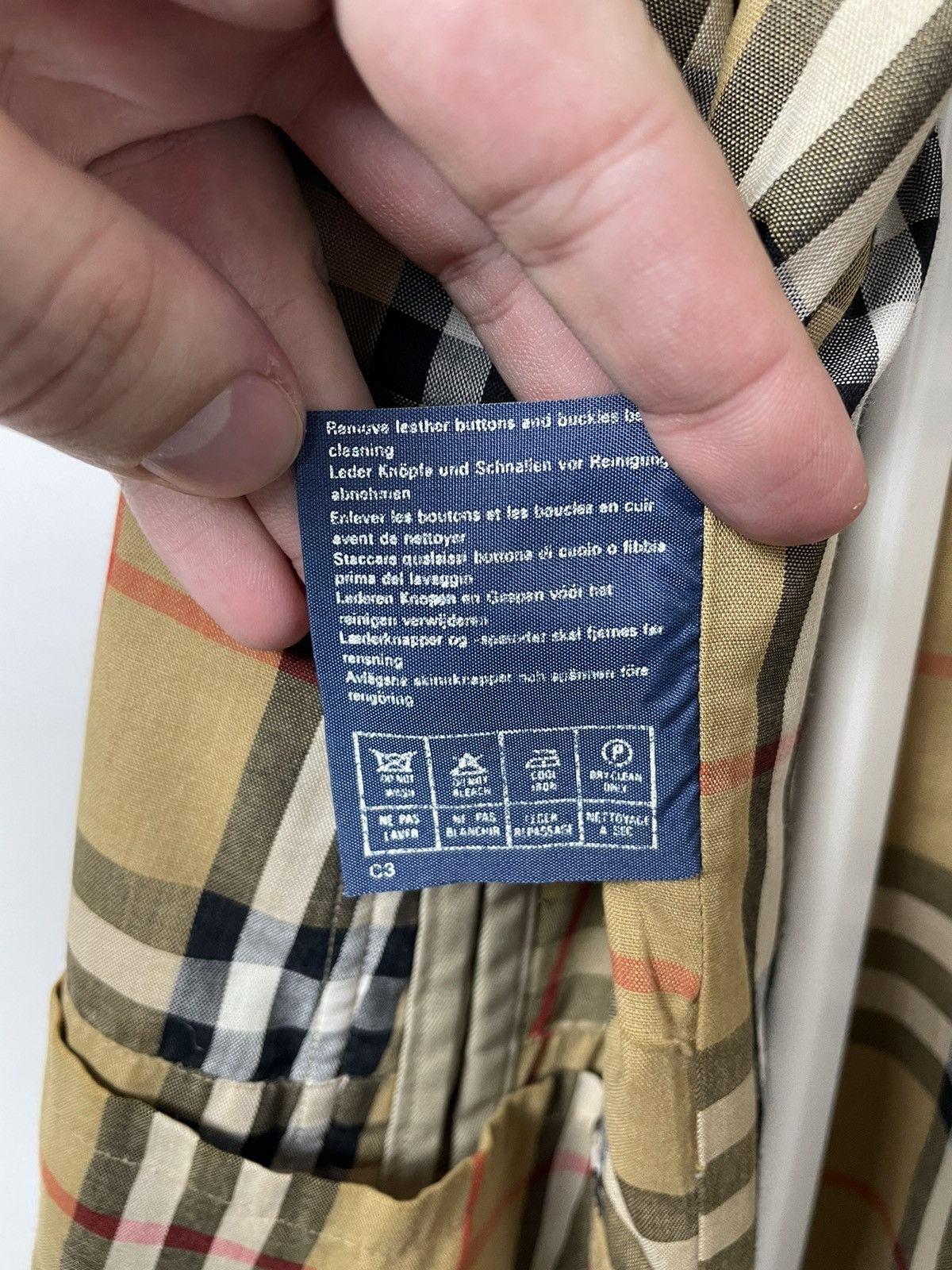 Burberry Burberry’s trench Coat Cotton Biege nova check Size US L / EU 52-54 / 3 - 9 Thumbnail